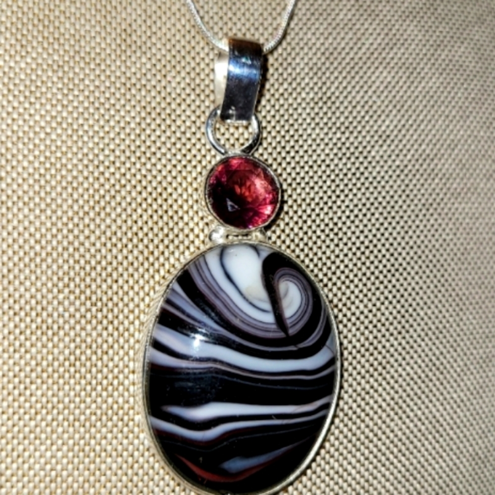 Amethyst and agate necklace